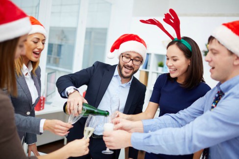 Verhaltenstipps für die Firmen-Weihnachtsfeier