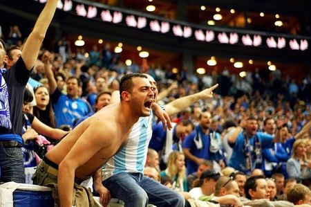 Fußball-Fans außer Rand und Band