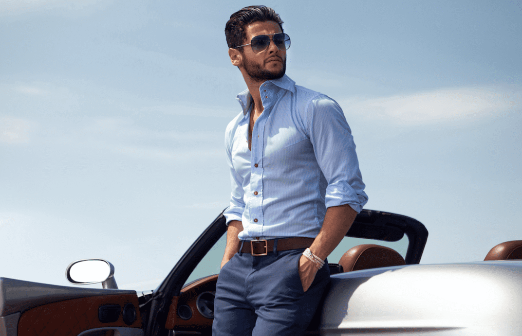 Dank Sonnenbrille immer ein laessiger Look im Urlaub