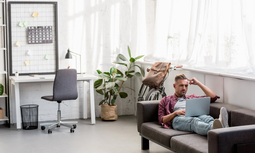 Zuhause im Home Office arbeiten