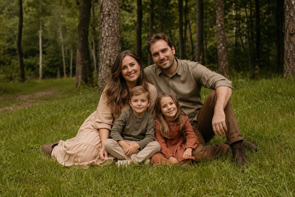 Fotoshooting-Outfit-Ideen für die Familie in der Natur