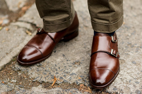 Der Monkstrap – Über Mythen, Mönche & Musketiere