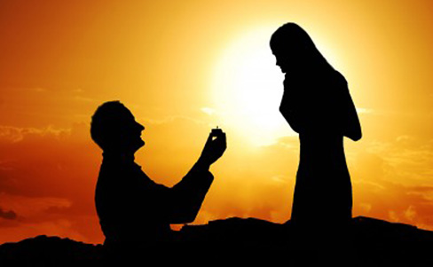Heiratsantrag – So erkennen Sie, dass SIE gefragt werden will!