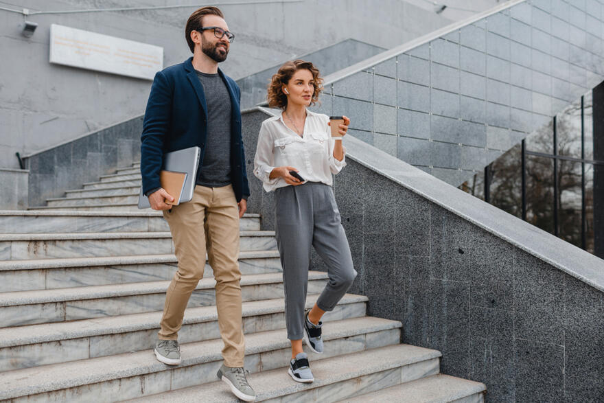 Dresscode ‚Smart Casual‘ für Männer und Frauen